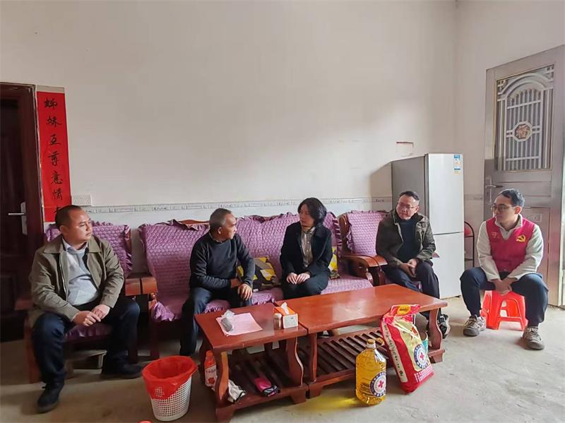 慰问现场2.jpg
